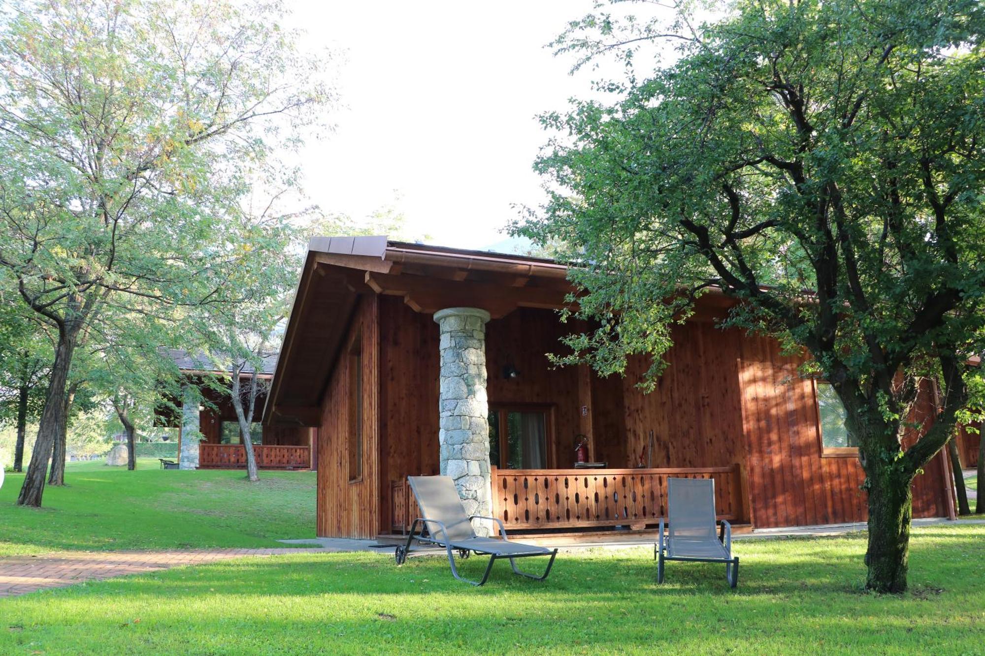Lazy Bee Camping Village Аоста Екстер'єр фото