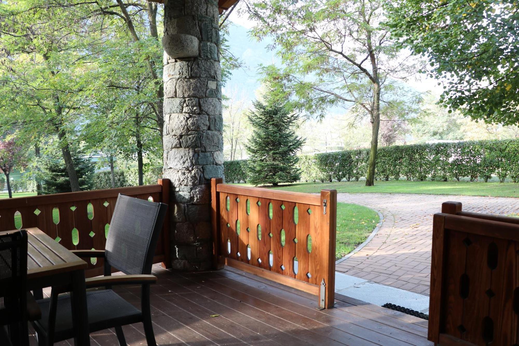 Lazy Bee Camping Village Аоста Екстер'єр фото